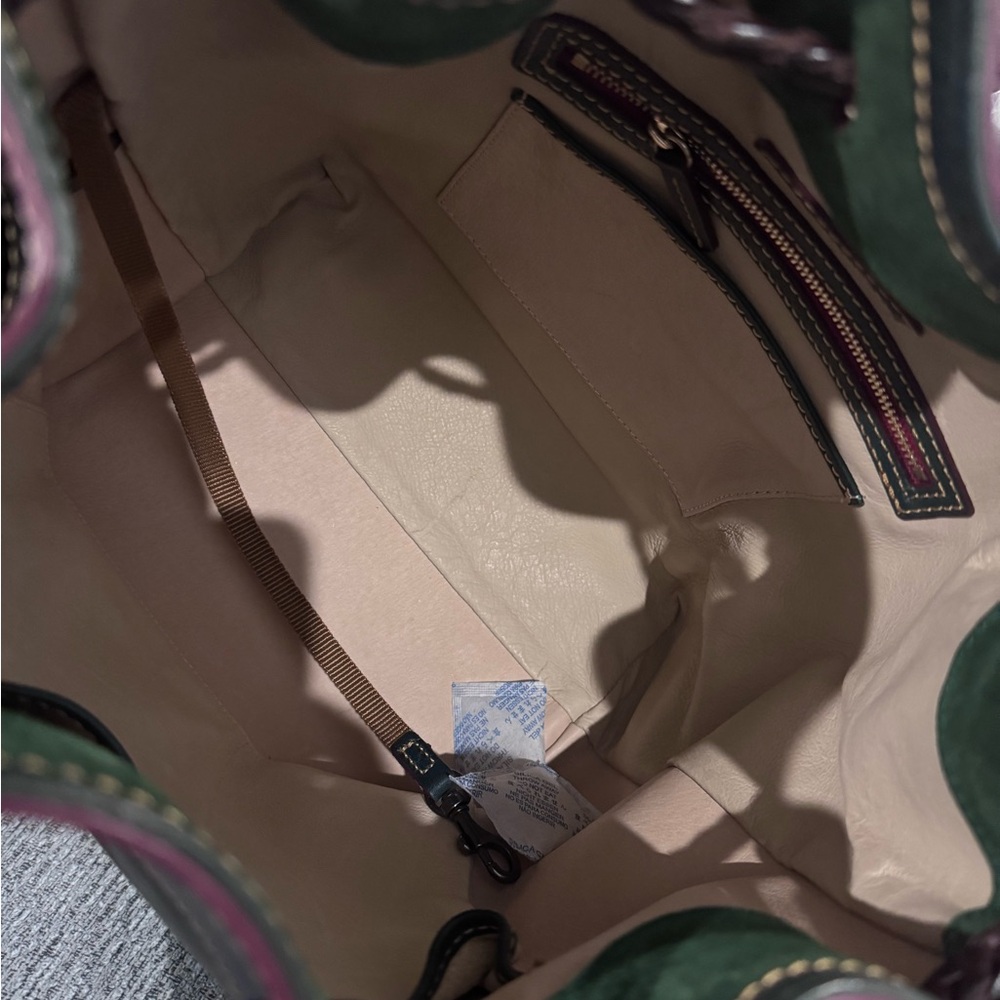 RARE DOONEY AND BOURKE HATTIE- Ivy color - Picture 9 of 11